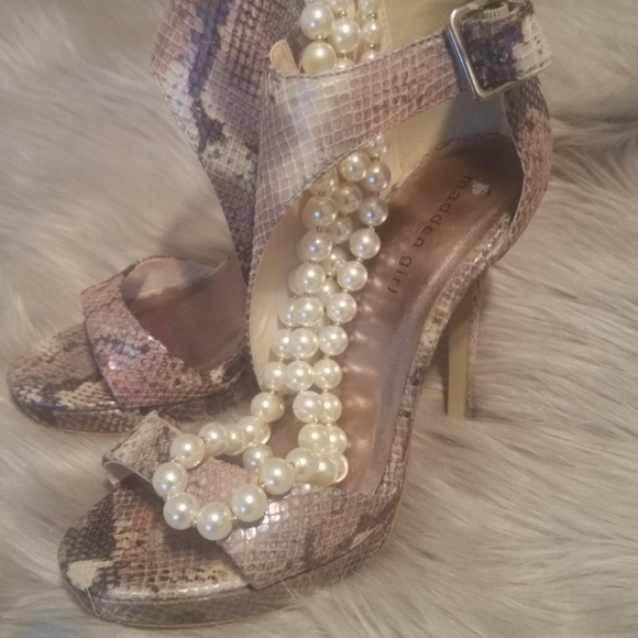 Heels - Picture 2 of 5